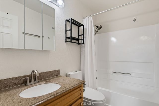 799 Gianni Drive 210, Corona, CA 92879