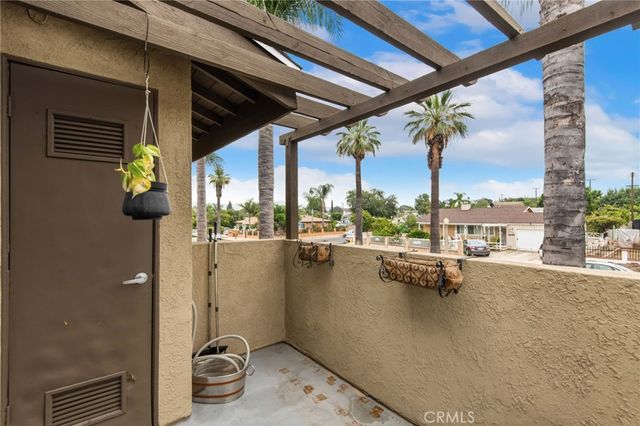 799 Gianni Drive 210, Corona, CA 92879
