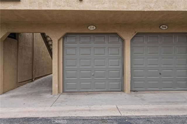 799 Gianni Drive 210, Corona, CA 92879
