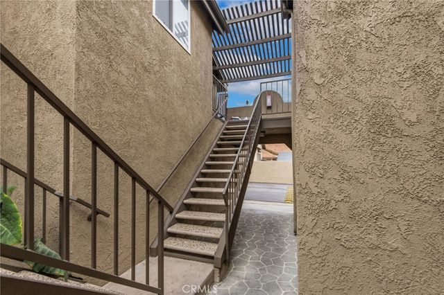 799 Gianni Drive 210, Corona, CA 92879