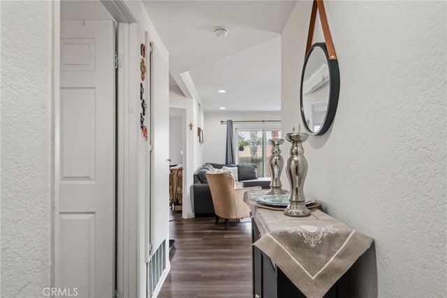 799 Gianni Drive 210, Corona, CA 92879