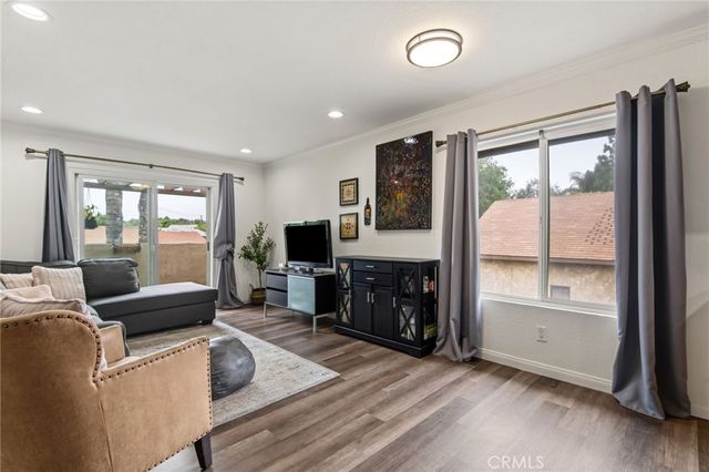 799 Gianni Drive 210, Corona, CA 92879