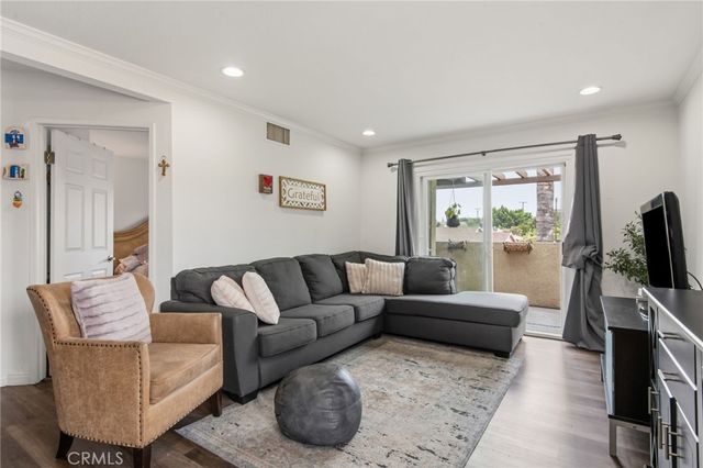 799 Gianni Drive 210, Corona, CA 92879