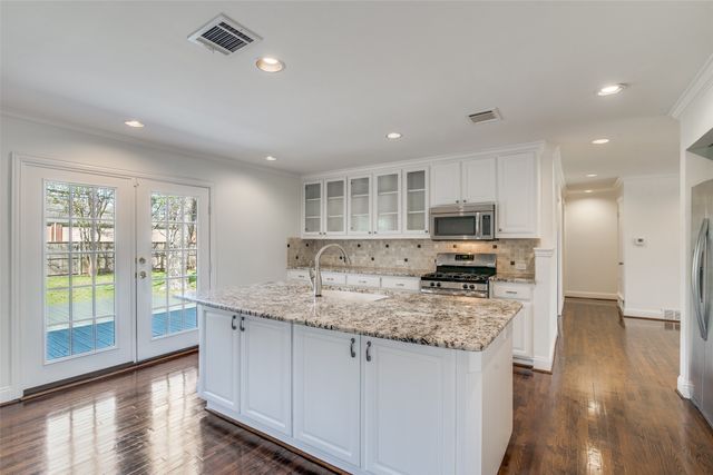 10651 Larchfield Lane, Dallas, TX 75238