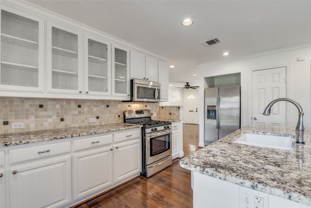 10651 Larchfield Lane, Dallas, TX 75238