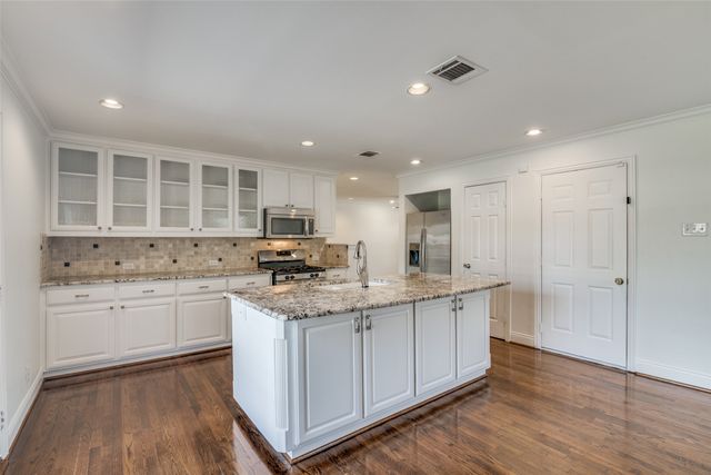 10651 Larchfield Lane, Dallas, TX 75238