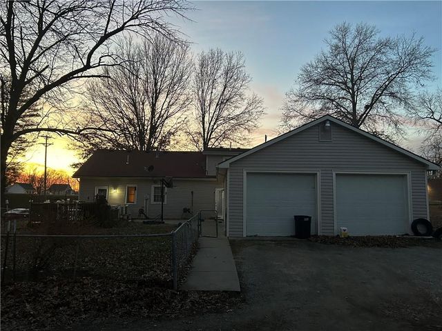 601 Main Street, Dearborn, MO 64439