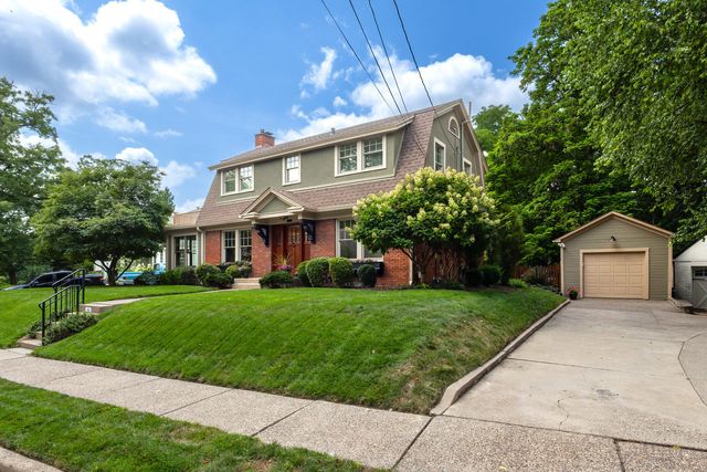 46 Kenwood Avenue, Davenport, IA 52803