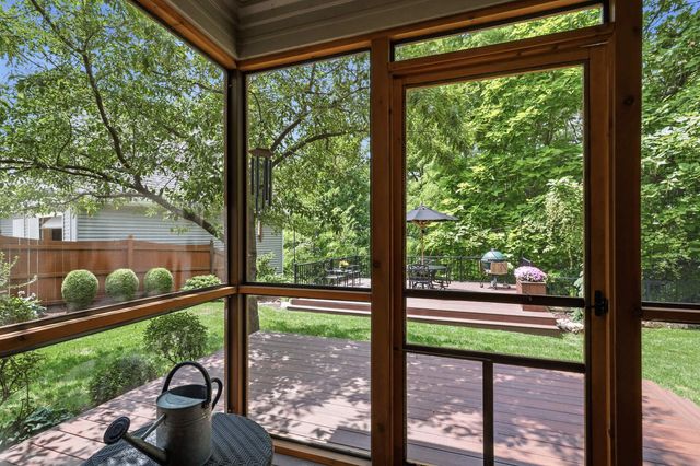 46 Kenwood Avenue, Davenport, IA 52803