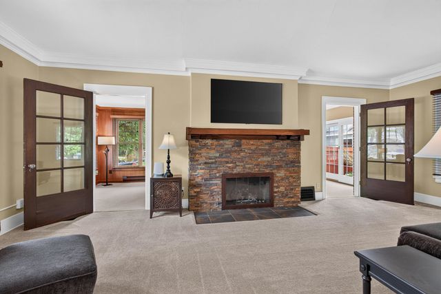 46 Kenwood Avenue, Davenport, IA 52803