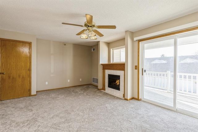 2156 NW 156th Street 12, Clive, IA 50325