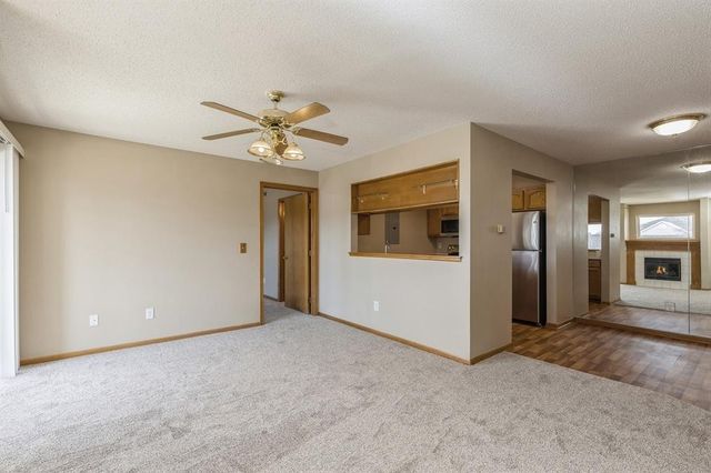 2156 NW 156th Street 12, Clive, IA 50325