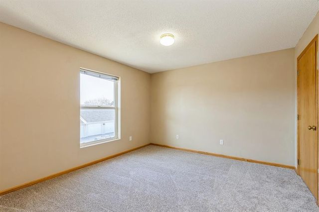 2156 NW 156th Street 12, Clive, IA 50325