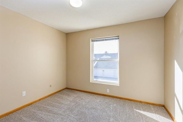 2156 NW 156th Street 12, Clive, IA 50325