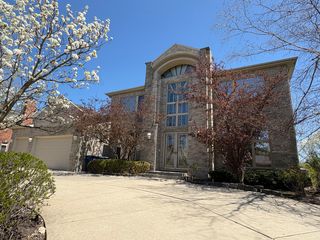 155 Bentley Court, Deerfield, IL 60015