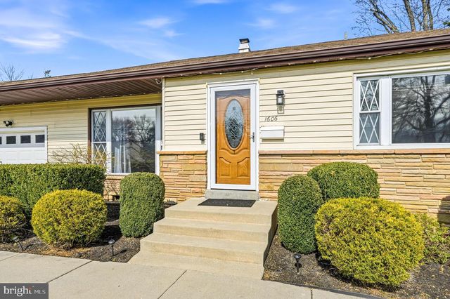 1606 PLEASANT DR, Cherry Hill, NJ 08003