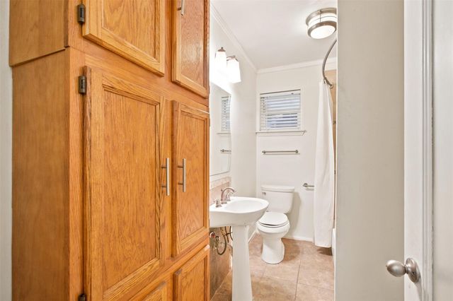 5005 Lyons Avenue, Houston, TX 77020