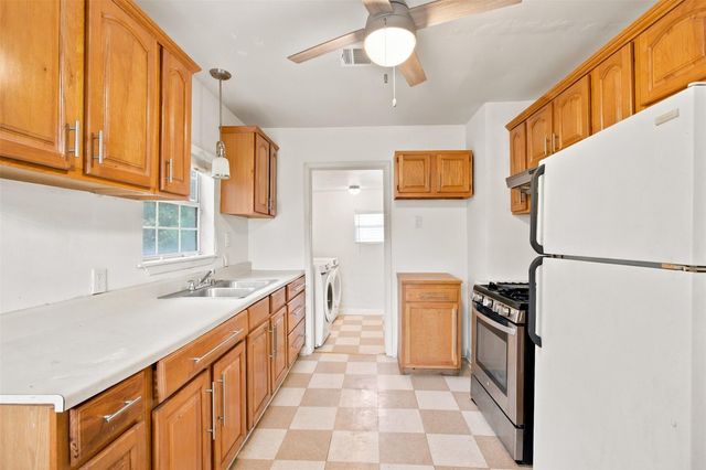 5005 Lyons Avenue, Houston, TX 77020
