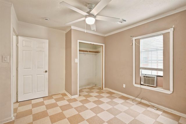 5005 Lyons Avenue, Houston, TX 77020