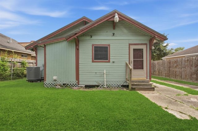 5005 Lyons Avenue, Houston, TX 77020