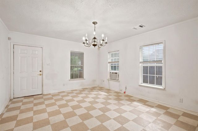 5005 Lyons Avenue, Houston, TX 77020