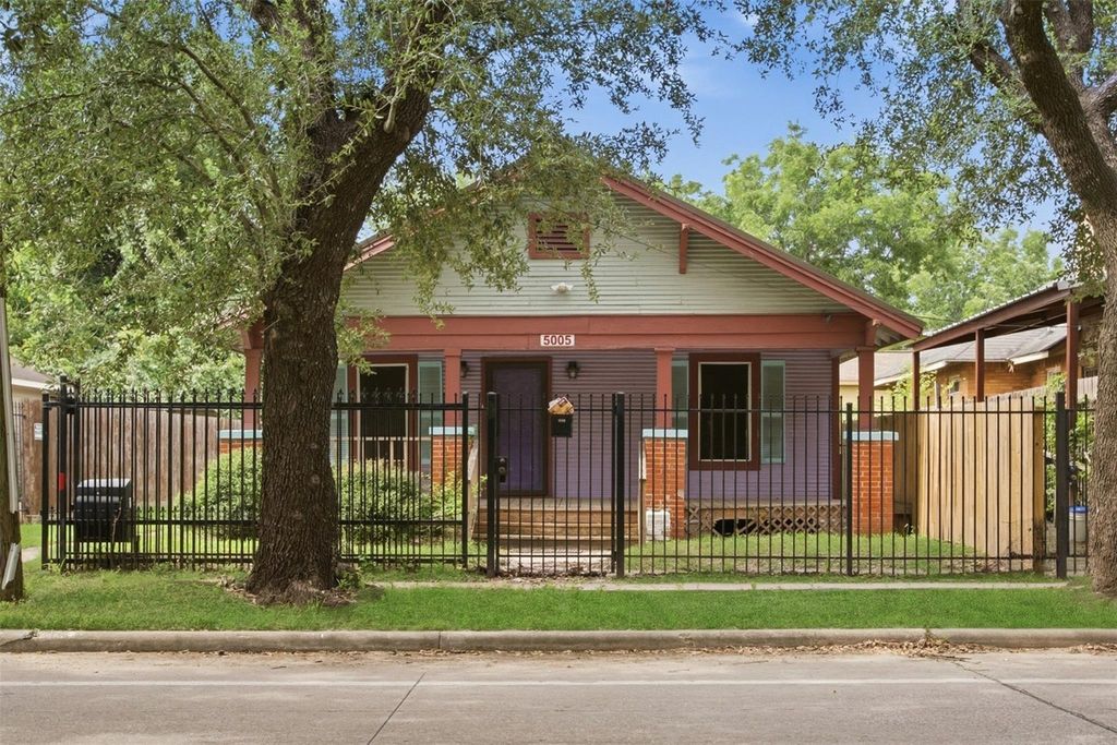 5005 Lyons Avenue, Houston, TX 77020