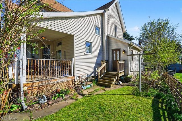 1916 4th Street SE, Canton, OH 44707