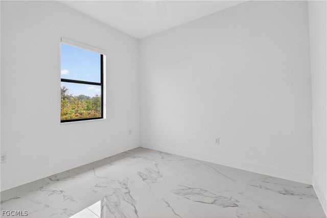 4107 16th ST SW, Lehigh Acres, FL 33976