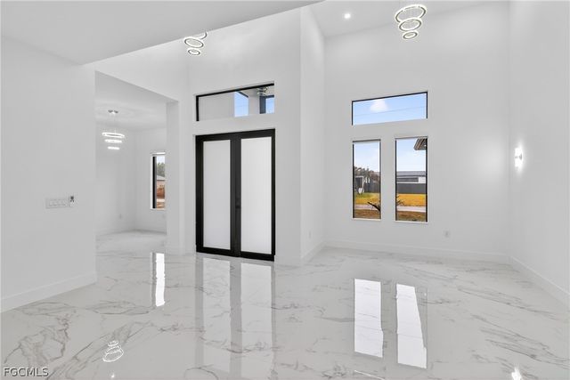 4107 16th ST SW, Lehigh Acres, FL 33976