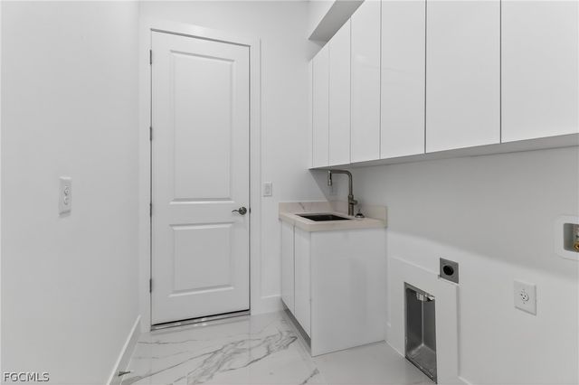 4107 16th ST SW, Lehigh Acres, FL 33976