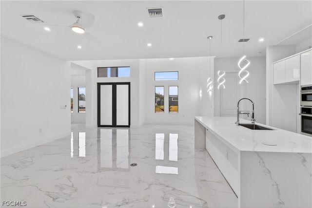 4107 16th ST SW, Lehigh Acres, FL 33976