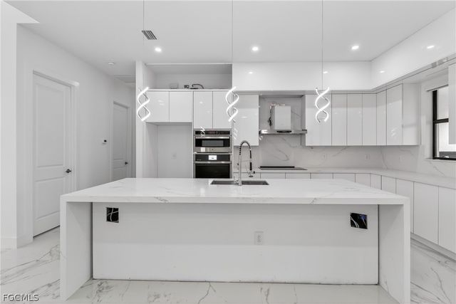 4107 16th ST SW, Lehigh Acres, FL 33976