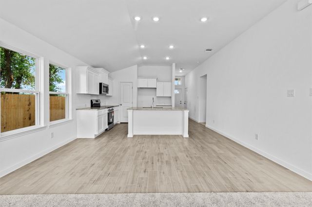 233 Ironshoe TRL, Liberty Hill, TX 78642
