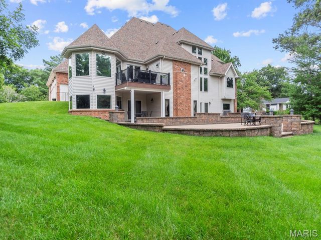 360 Laduemont Drive, St Louis, MO 63141