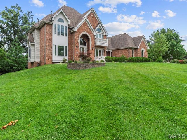 360 Laduemont Drive, St Louis, MO 63141