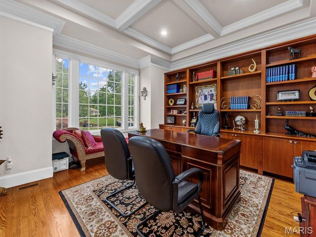 360 Laduemont Drive, St Louis, MO 63141