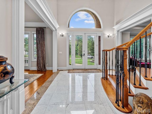 360 Laduemont Drive, St Louis, MO 63141