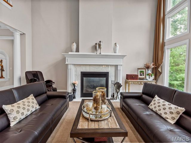 360 Laduemont Drive, St Louis, MO 63141