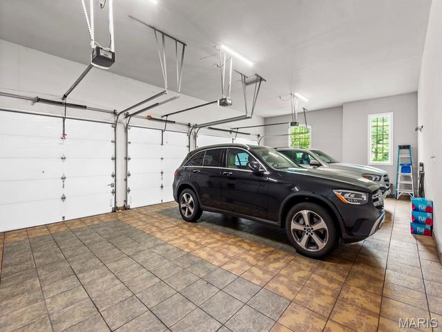 360 Laduemont Drive, St Louis, MO 63141