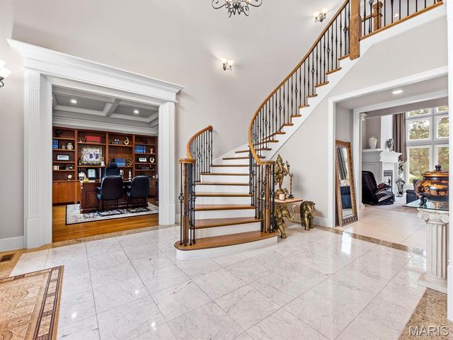 360 Laduemont Drive, St Louis, MO 63141