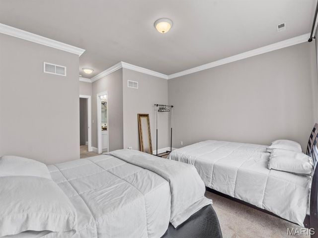 360 Laduemont Drive, St Louis, MO 63141
