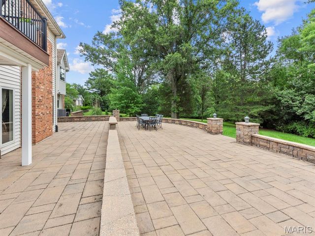 360 Laduemont Drive, St Louis, MO 63141