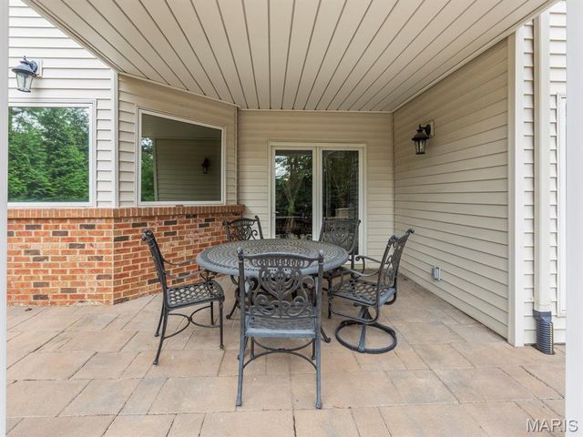 360 Laduemont Drive, St Louis, MO 63141