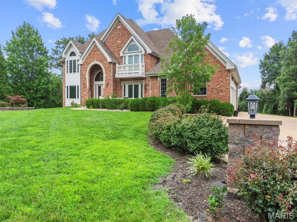 360 Laduemont Drive, St Louis, MO 63141