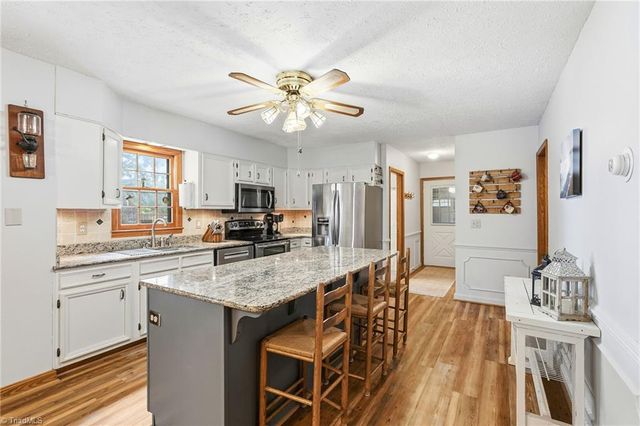 1507 NC Highway 65 E, Walnut Cove, NC 27052