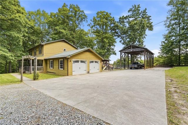 1507 NC Highway 65 E, Walnut Cove, NC 27052