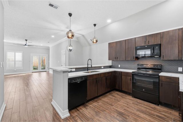 1834 Woodvine Drive, Houston, TX 77055