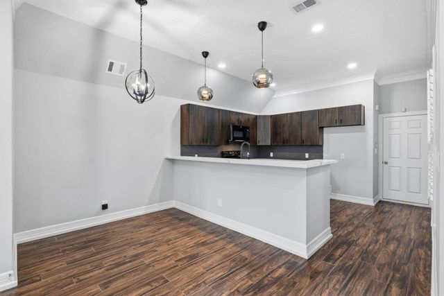 1834 Woodvine Drive, Houston, TX 77055