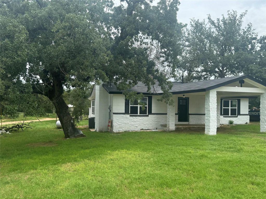 210 Highcrest DR, Granite Shoals, TX 78654