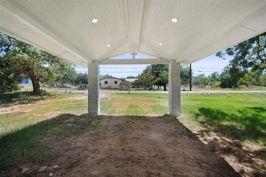 210 Highcrest DR, Granite Shoals, TX 78654